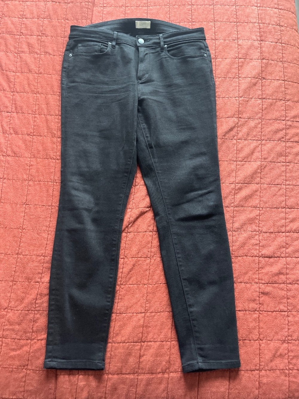 LOFT Black Curvy-Skinny Fit Jeans